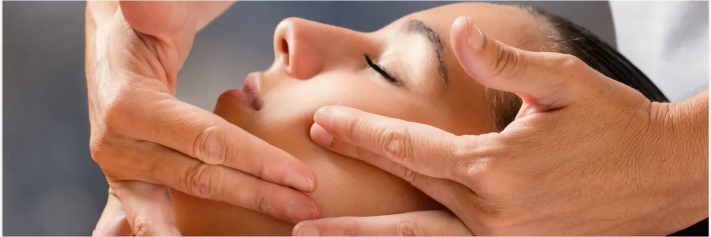 Trattamento viso rilassante presso IM BEAUTY